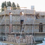 Окончены работы по возведению стен больничного храма.
