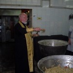 Молебен перед началом выпечки пасхальных куличей.