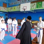 Священник в Мелитополе благословил соревнования по карате