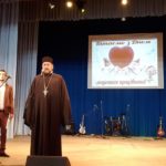 Благочинный поздравил мед работников с профессиональным праздником.